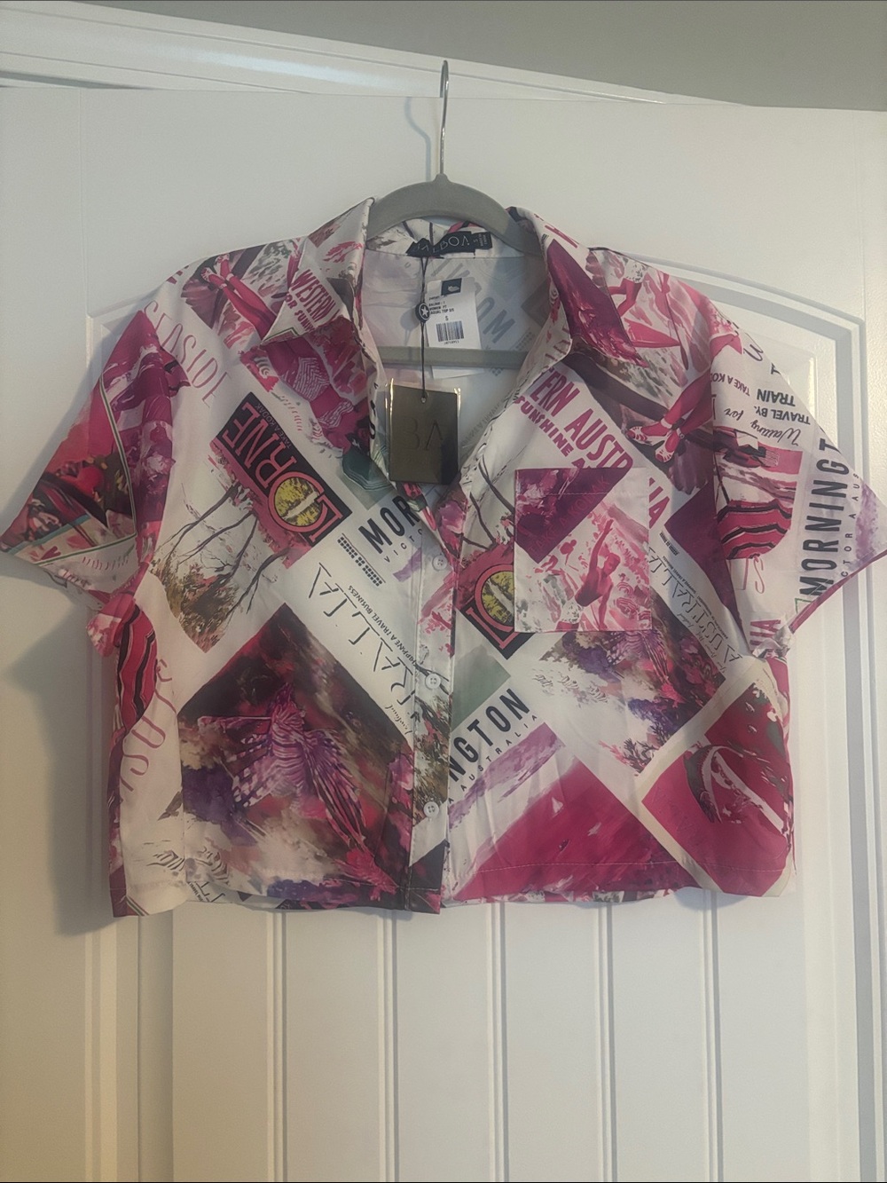 Graphic Print Cropped Button-Up Shirt - Pink White